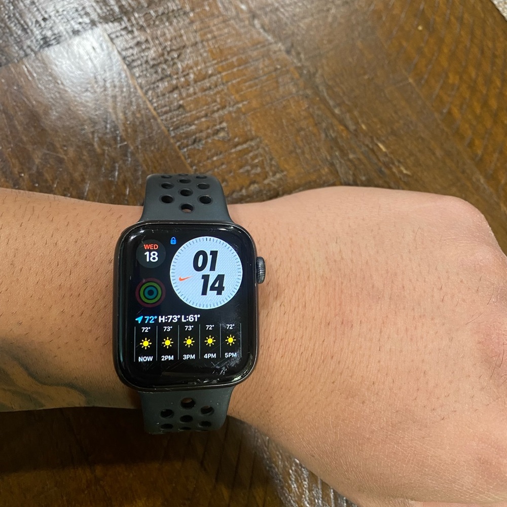 Apple Watch Series 5 Nike Edition Space Gray